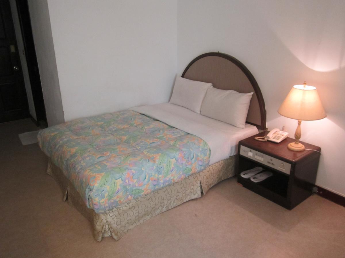 Goshen Hotel Kaohsiung Extérieur photo