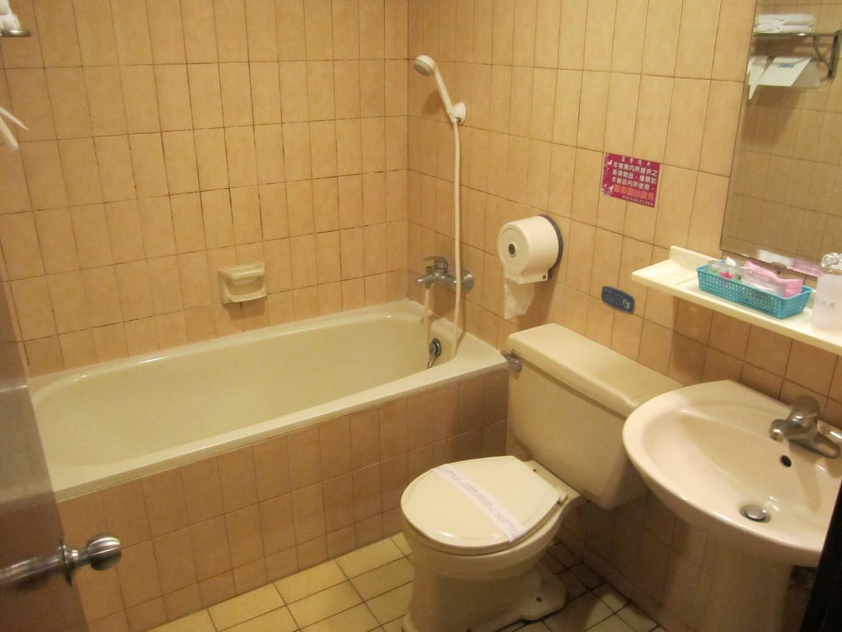 Goshen Hotel Kaohsiung Extérieur photo